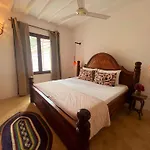 Moyo Apartment